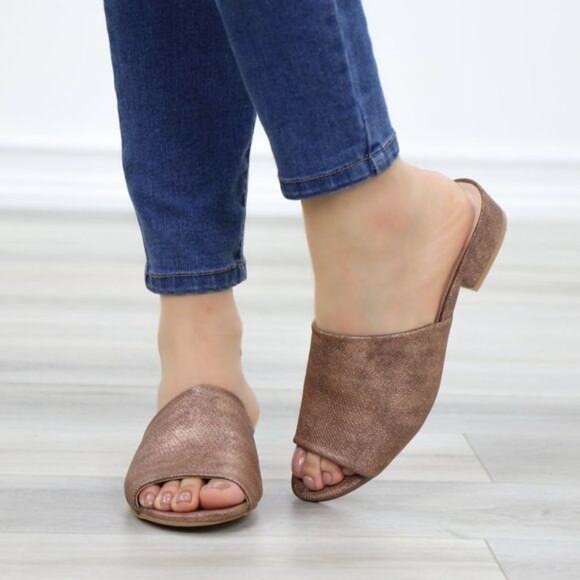 Metallic Bronze Slip-On Sandals Textured Low Heel Open Toe Size 9 - Picture 9 of 10